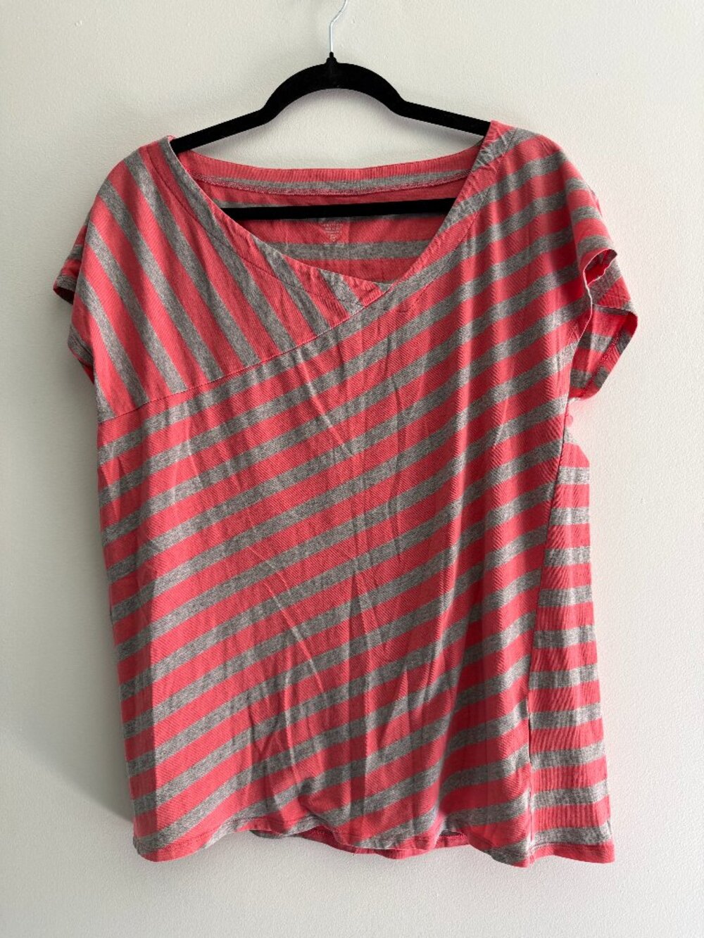 MEC Striped Vneck Tshirt Pink/Grey Size L